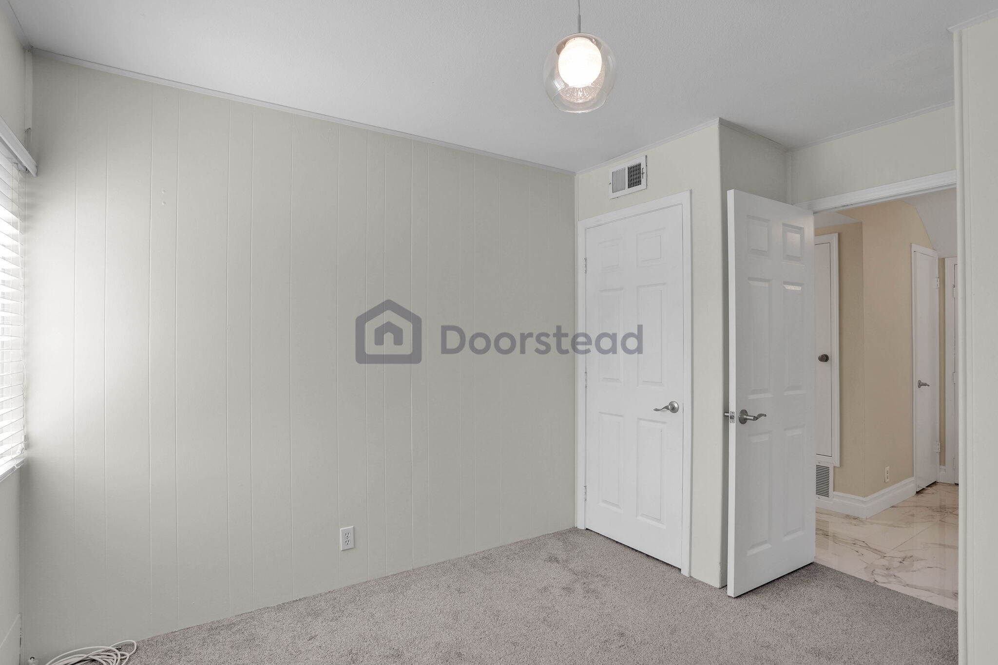 Building Photo - 2317 Eastbluff Dr