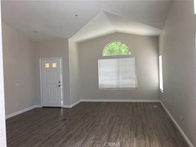 Building Photo - 6742 Regal Oaks Rd
