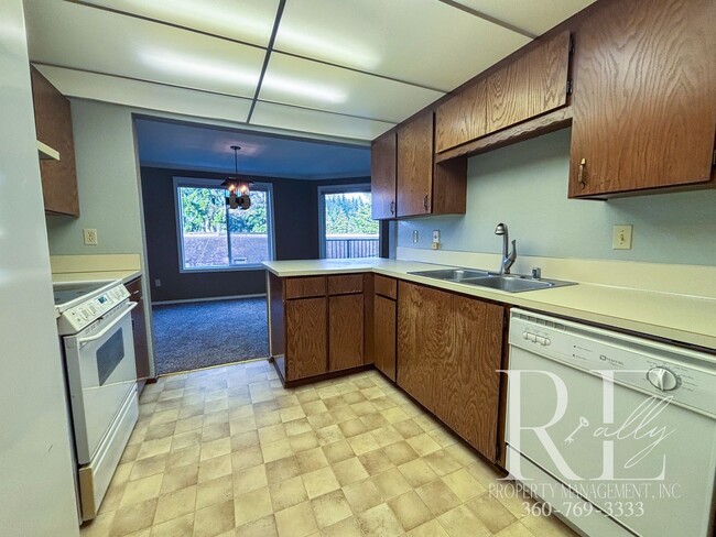 Building Photo - Charming 2-Bedroom, 1-Bath Apartment with ...