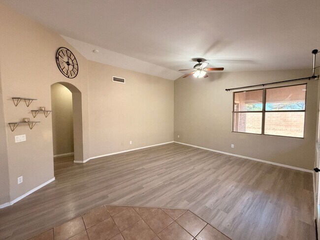 Building Photo - Beautiful 3 Bed / 2 Bath Surprise Home with *NO Carpet*