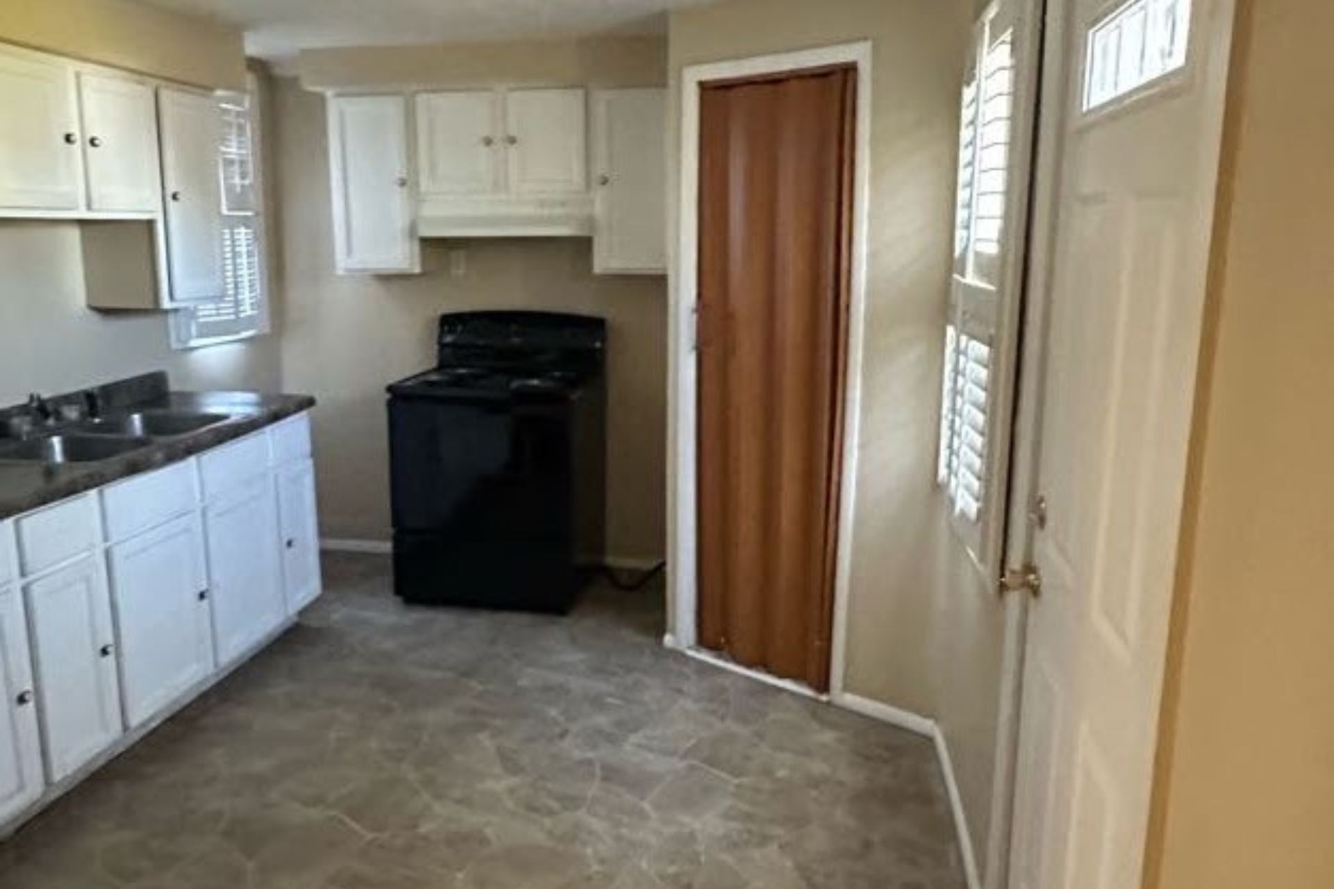 Building Photo - 1643 Columbia Ave