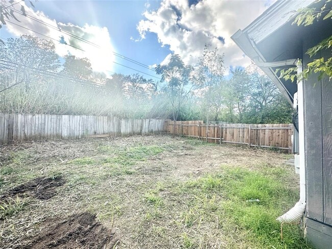 Building Photo - 5101 Purple Sage Dr