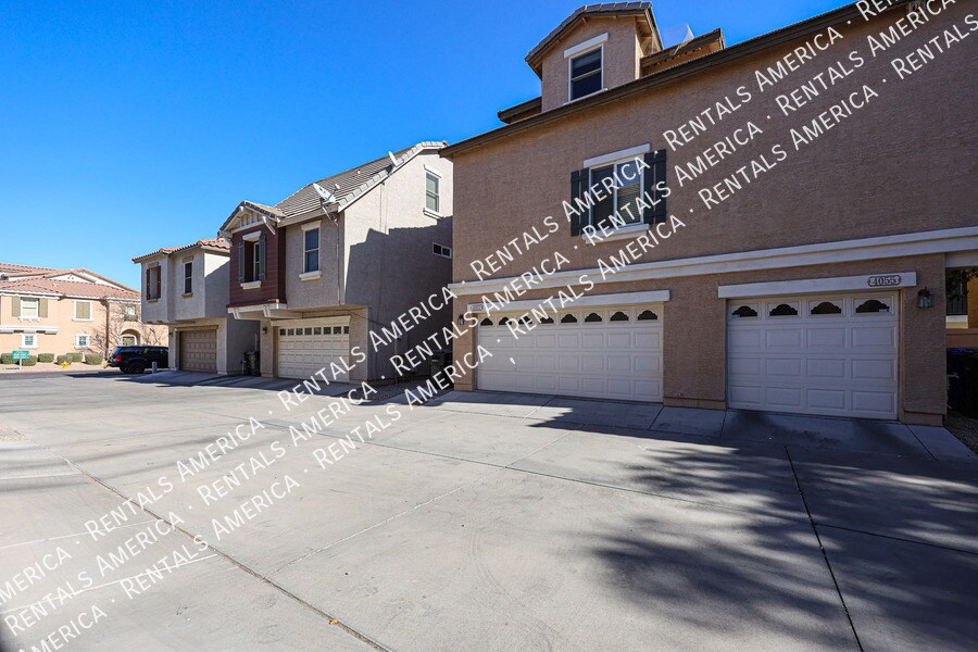 Building Photo - 4057 E Windsor Dr