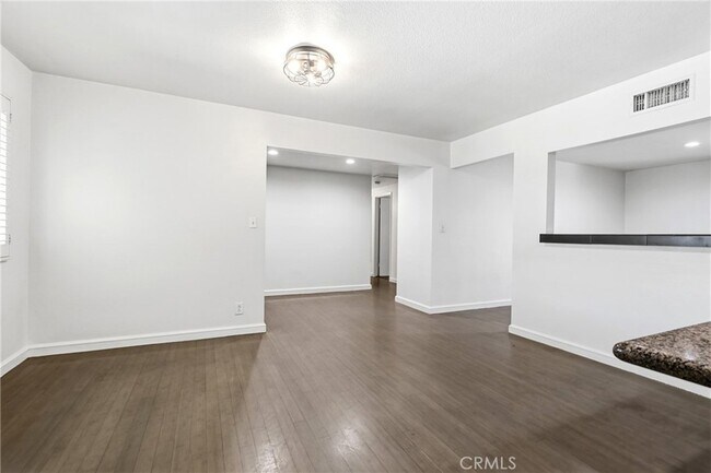 Building Photo - 524 E Ghent St
