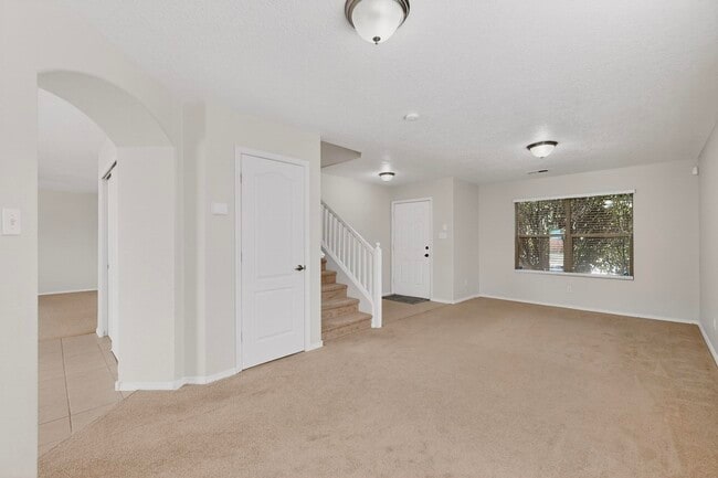 Building Photo - 2713 Violeta Cir SE