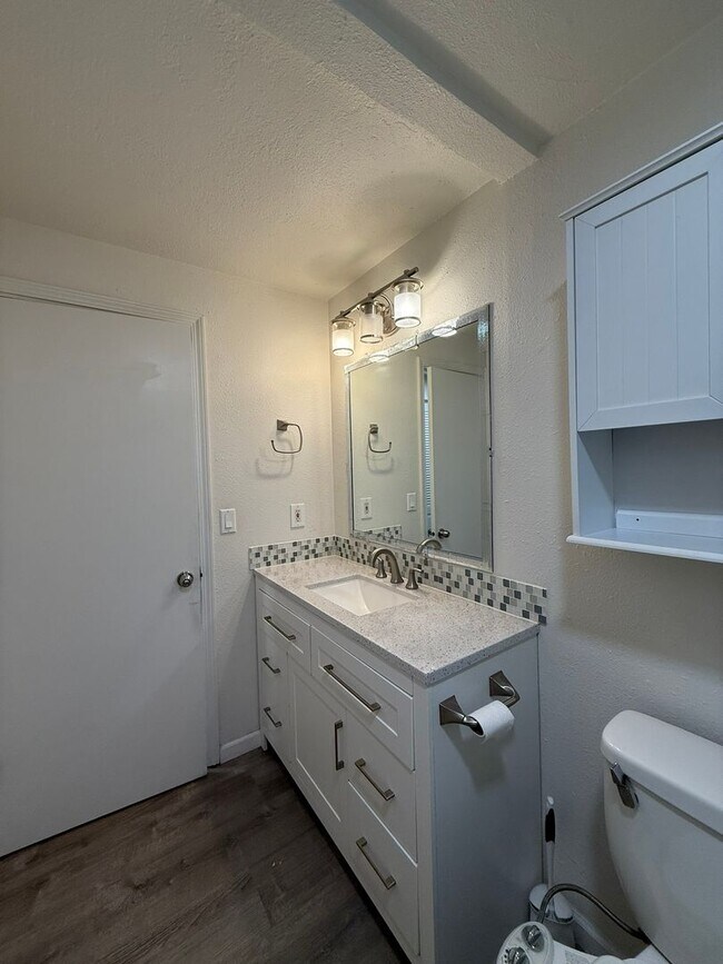 Building Photo - Thurston Charmer