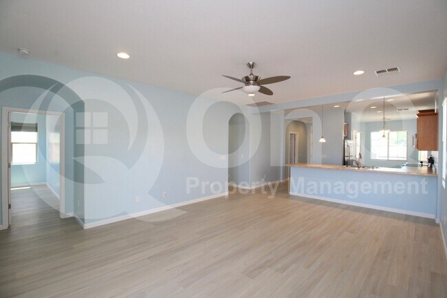 Building Photo - 38032 W Vera Cruz Dr