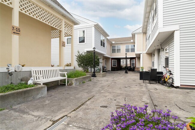 Building Photo - 50 N Broadway