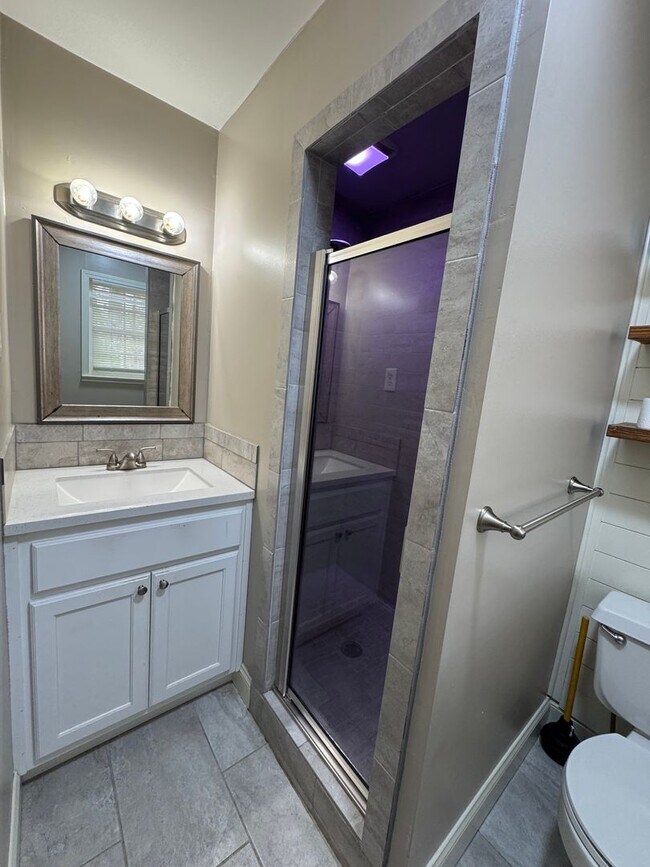 Building Photo - Private 3/2 Country House- $1,595