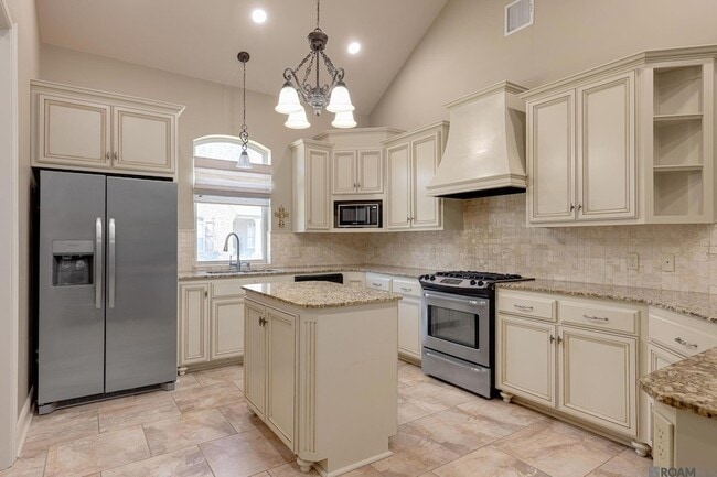 Building Photo - 100 Flora Springs Dr