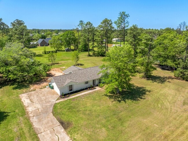 Building Photo - 3579 Oakwood Dr
