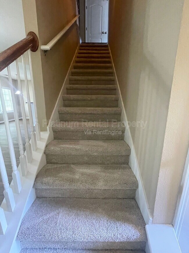 Building Photo - 6583 Silk Tree Pointe