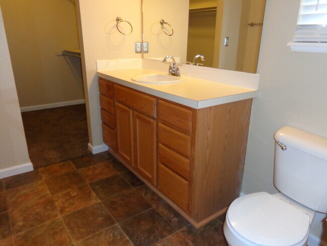 Building Photo - 136 Prairie Falcon Parkway