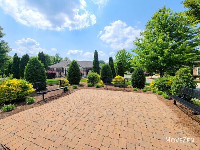 Building Photo - 8011 Parknoll Dr