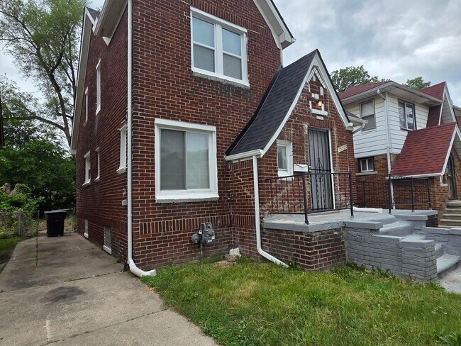 Building Photo - 15765 Ward Ave