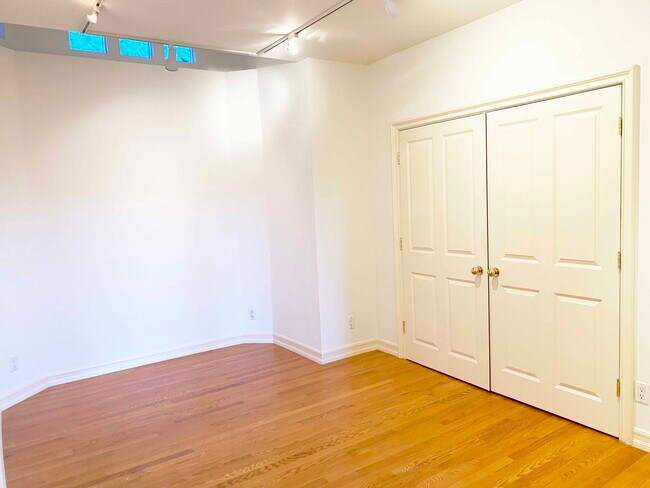 Master bedroom empty - 21980 Alta Dr