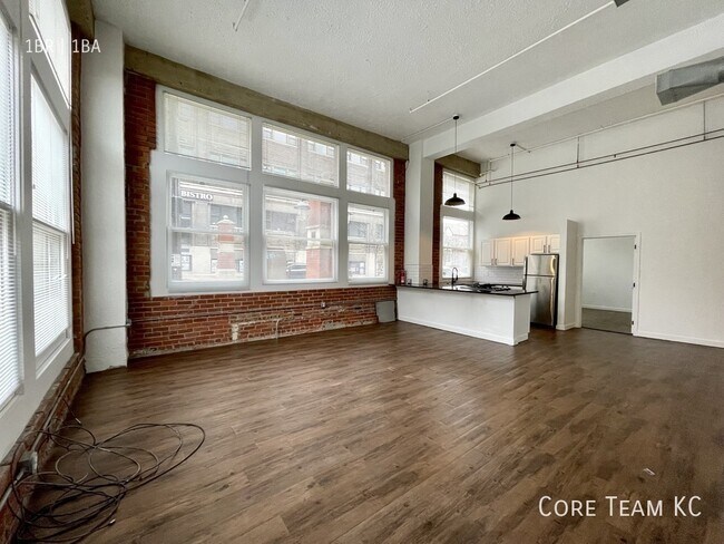 Building Photo - 934 Broadway Blvd