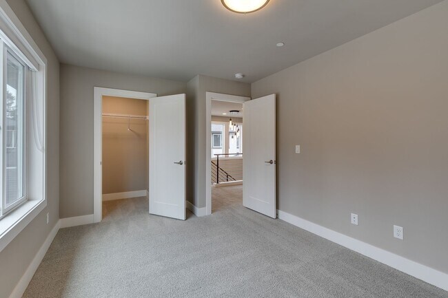 Building Photo - 10284 133rd Ct NE