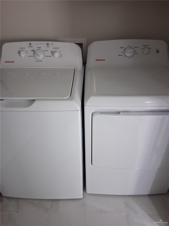 Building Photo - 27 South Dr