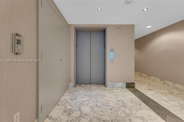 Building Photo - 1331 Brickell Bay Dr