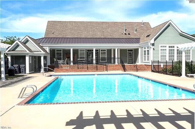 Building Photo - 5616 Memorial Dr