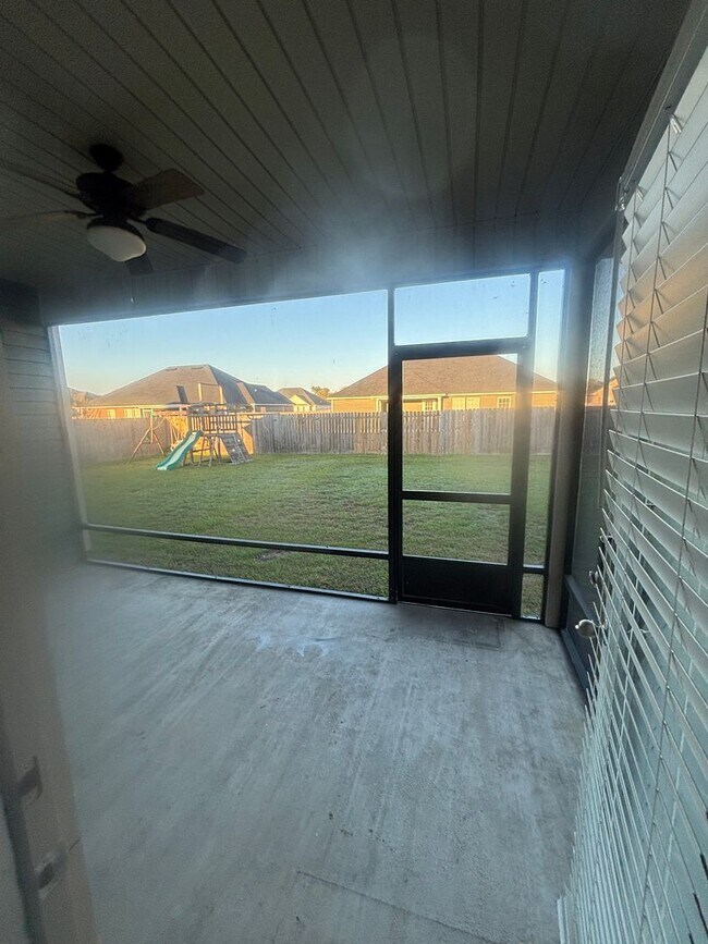 Building Photo - Home in Knights Landing