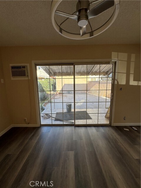Building Photo - 921 Carob Way