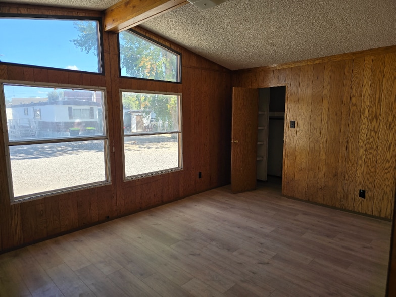 Building Photo - 324 W Blanco Blvd