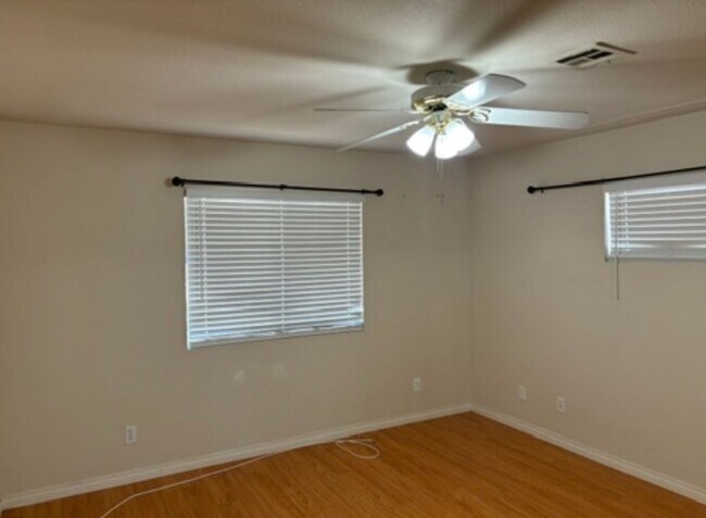 Building Photo - 2 bedrooms 2 baths duplex in El Cajon