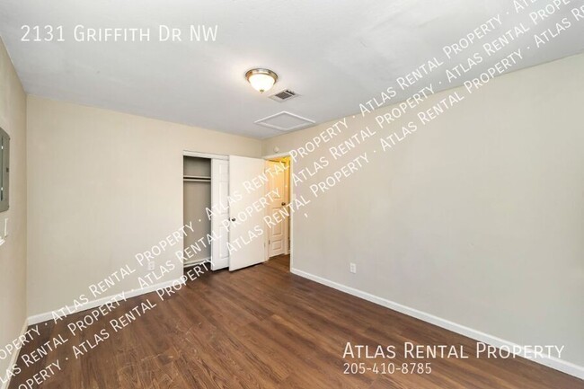 Building Photo - 2131 Griffith Dr NW