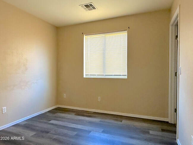 Building Photo - 3545 Crescent