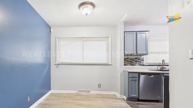 Building Photo - 6040 Hartford Dr