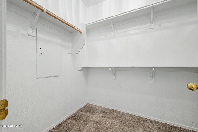 Building Photo - 9442 W Palm Ln
