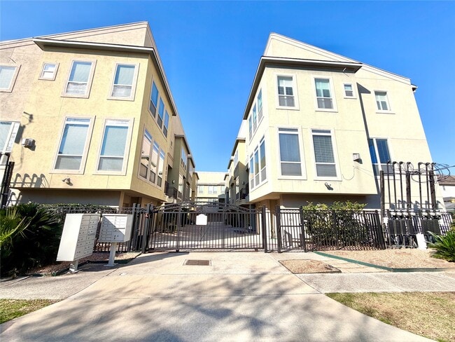 Building Photo - 5430 Crooms St