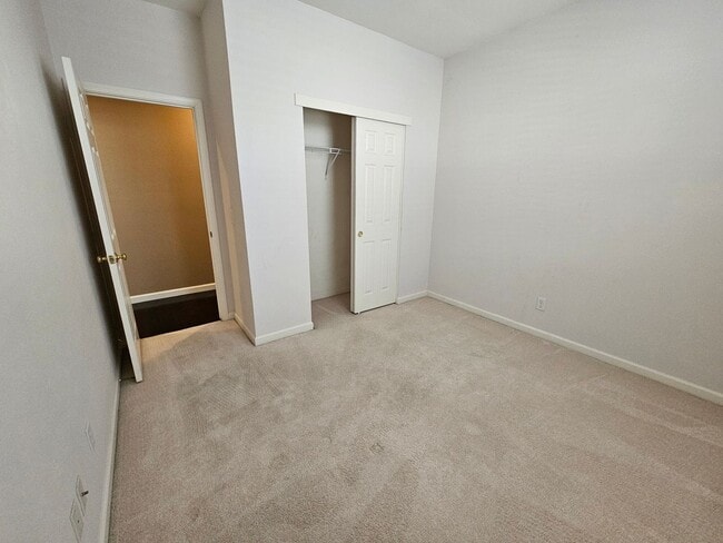 Building Photo - Single story home in Sylvan School District!