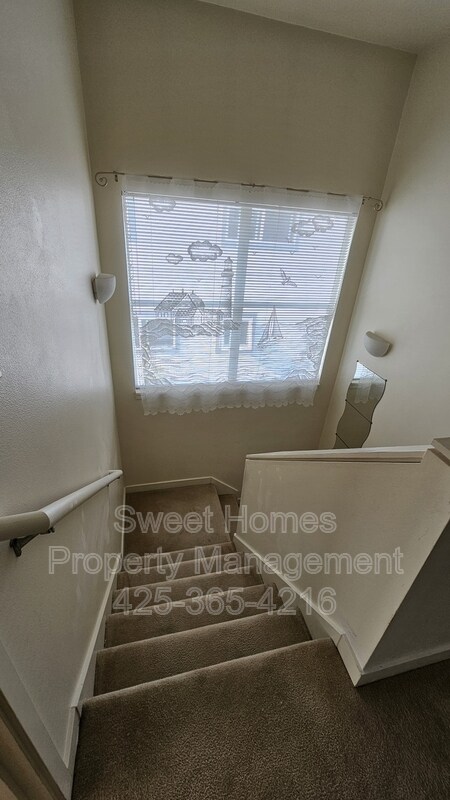 Building Photo - 6513 31st Ave S