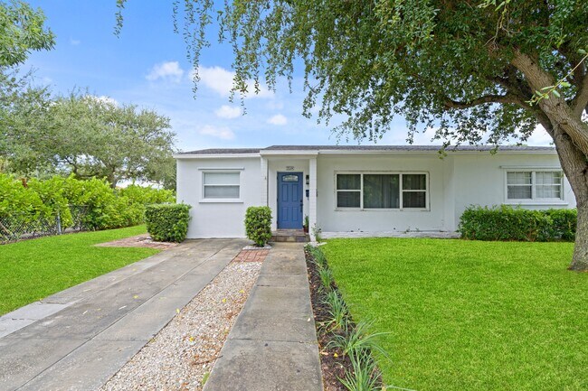 Building Photo - 259 Bloomfield Dr