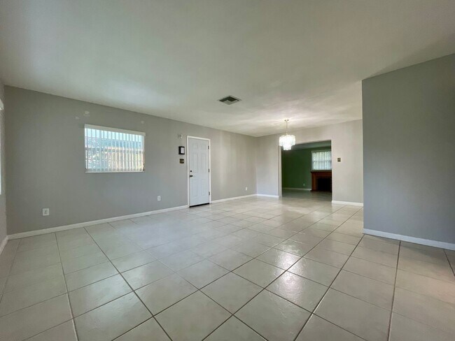 Building Photo - Country Living! 2 Bedroom Lithia