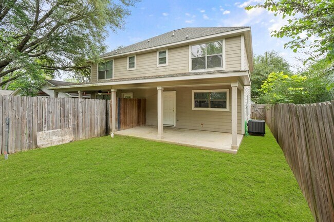 Building Photo - 406 Texas St