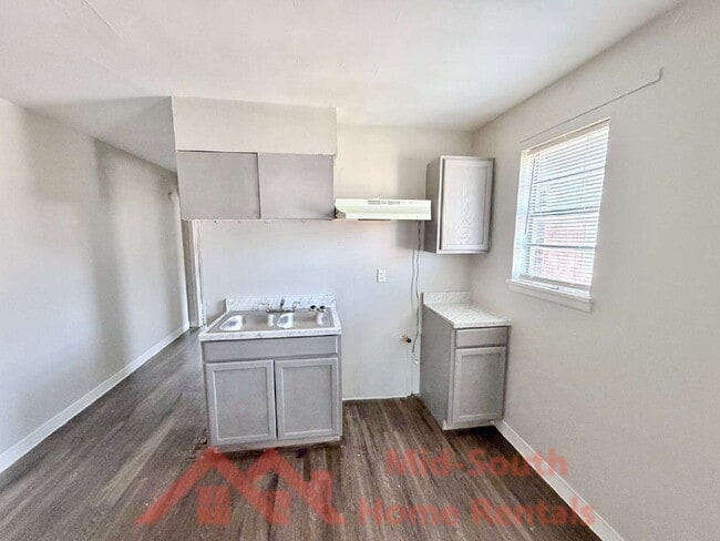 Building Photo - 1353 Fairfax St