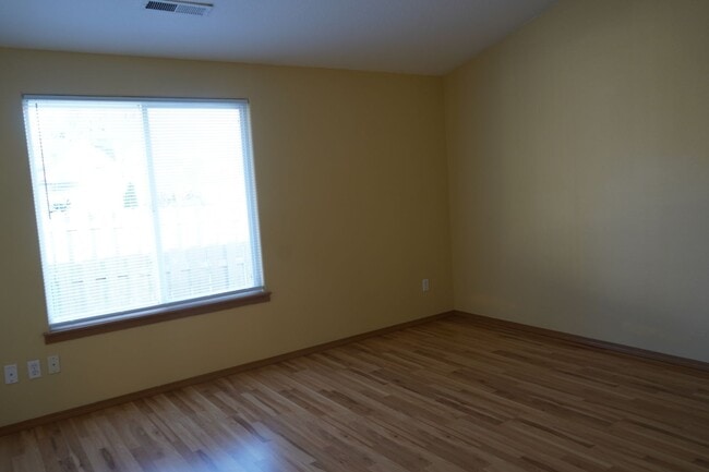 Building Photo - 2917 NW Watkins Ct