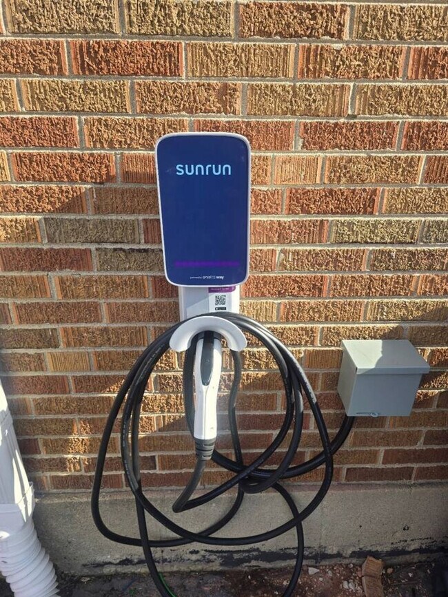 Building Photo - 207 N Beverly St