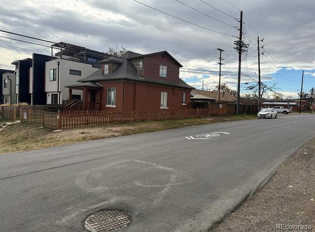 Building Photo - 4353 Kalamath St