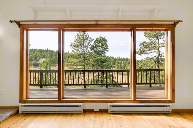 Building Photo - 28195 Cragmont Dr