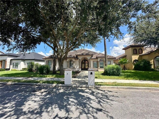 Primary Photo - 1001 E Balboa Ave