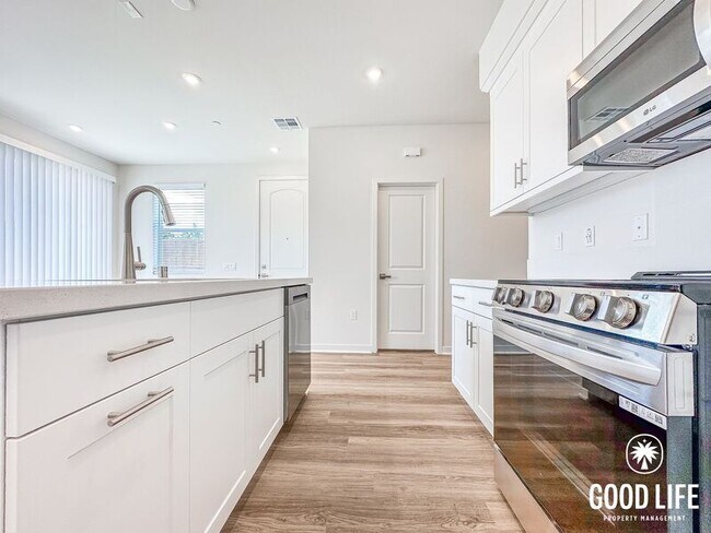 Building Photo - 6050 Angela Ct