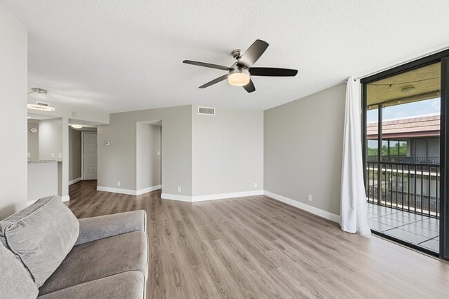 Building Photo - 10401 W Broward Blvd