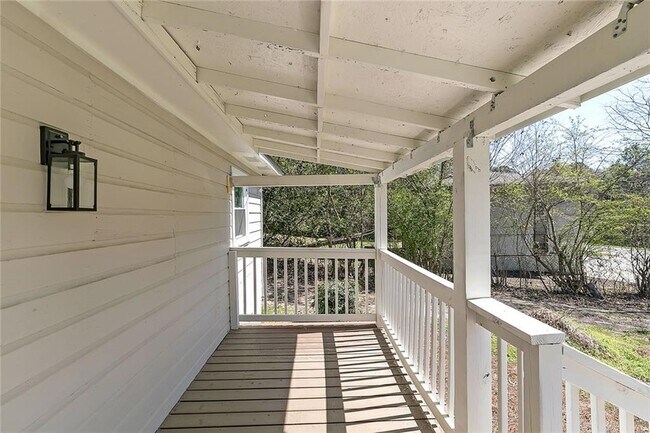 Building Photo - 455 Westside School Rd