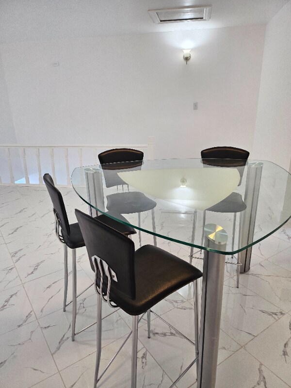 Building Photo - 108 Gardens Dr