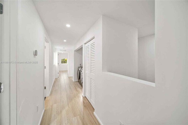 Building Photo - 3437 NW 9th Ct